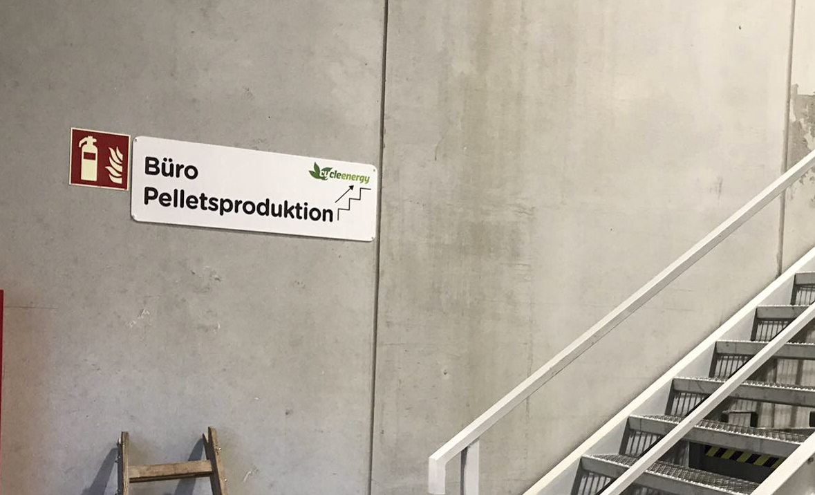 Schilder Firmengelände