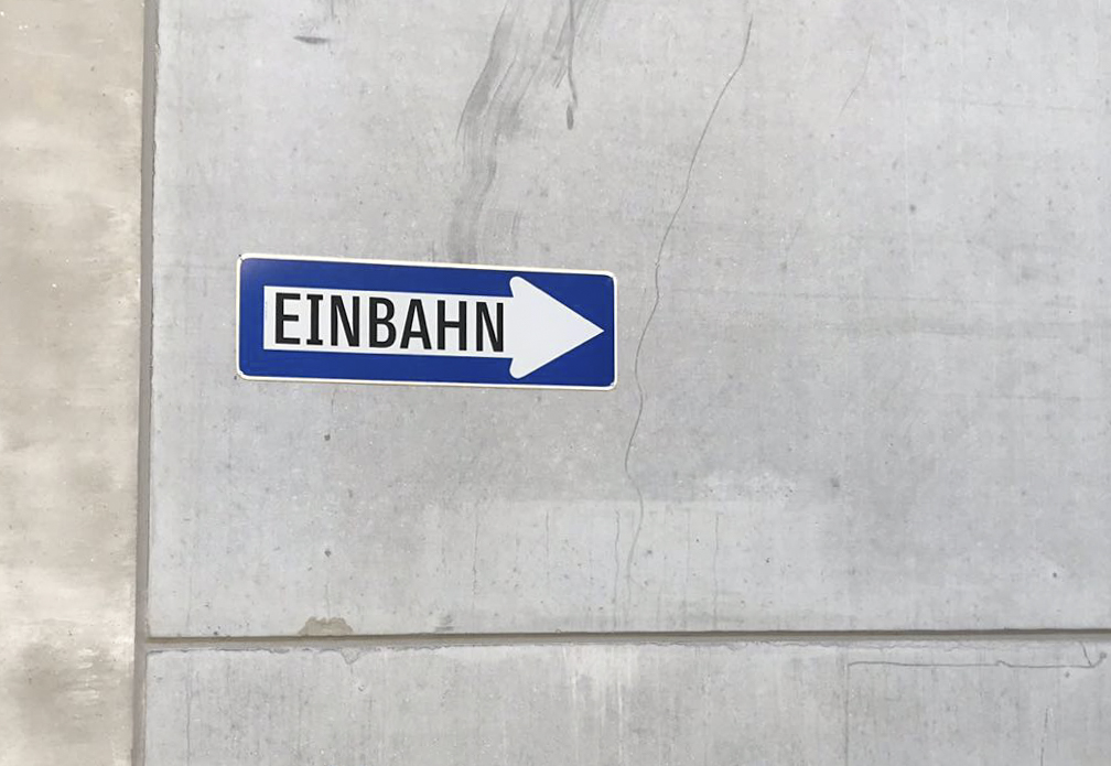 Schilder Firmengelände