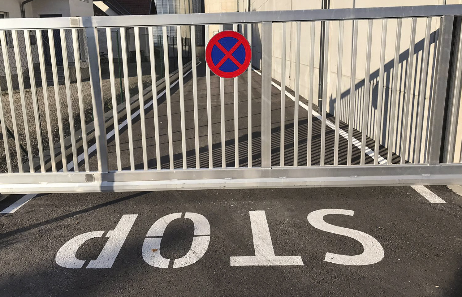 Stop Bodenmarkierung